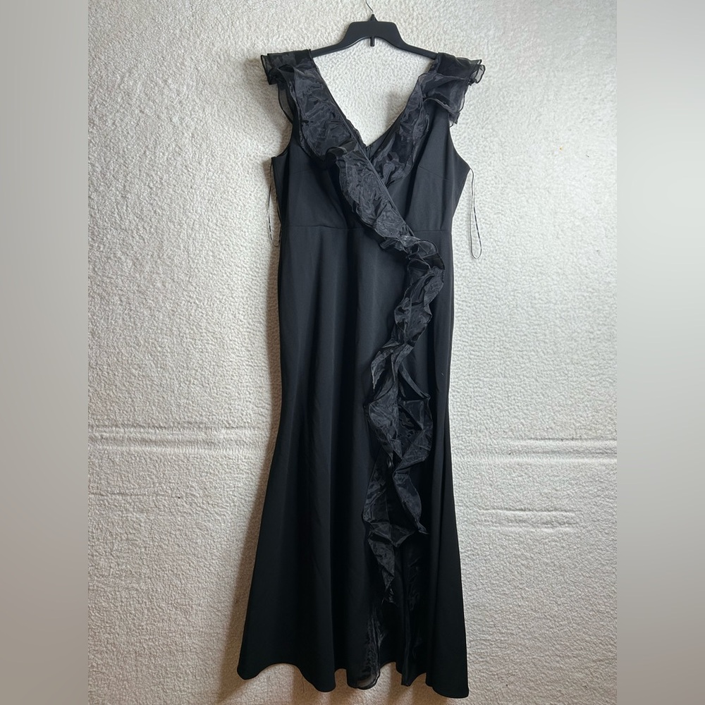 NWT DKNY Womens Black Ruffle Sleeveless V-Neck Maxi Dress Gown SIZE 16
